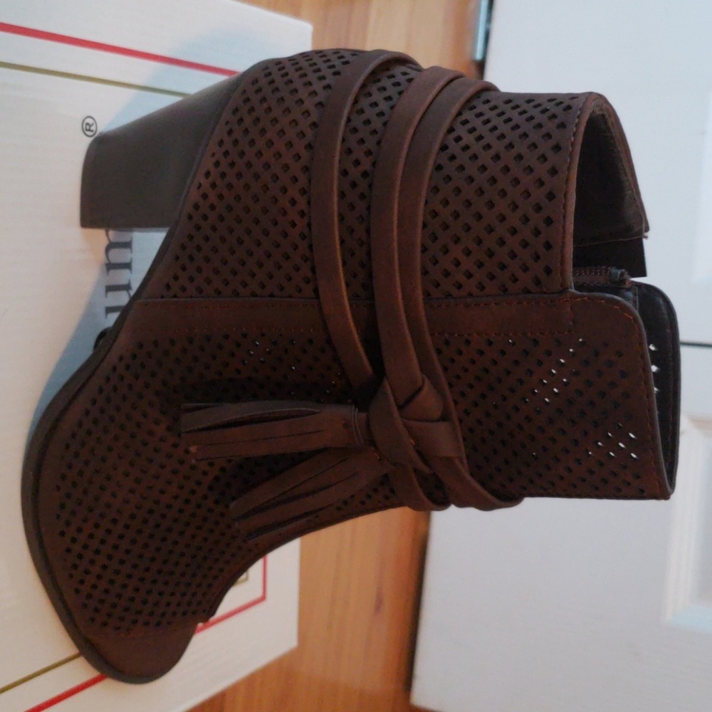 Open toe boots - Picture 2 of 3